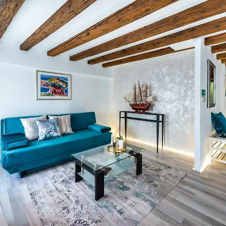 Apartament 4