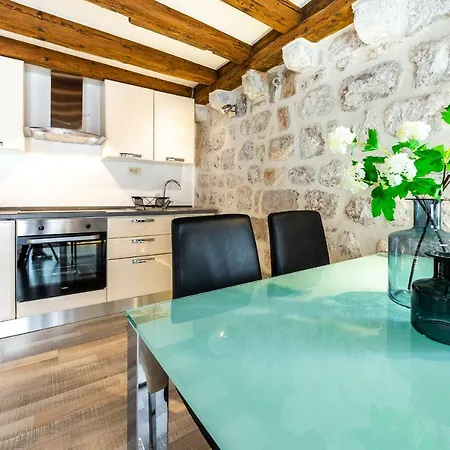 Apartament 4